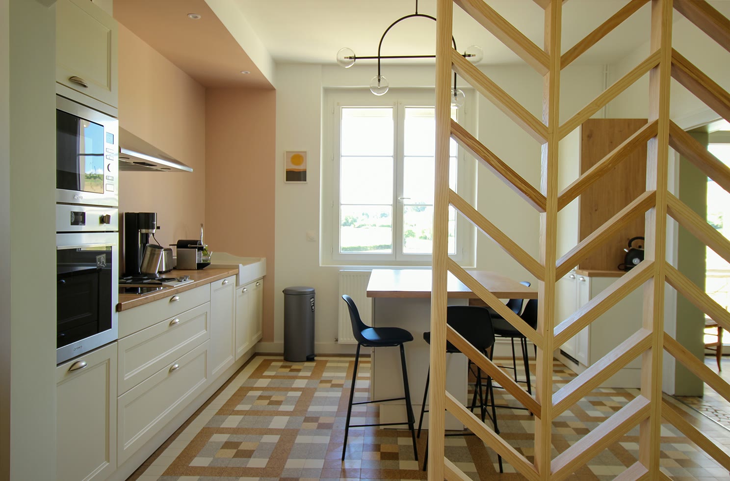Photographie d’intérieur réalisée pour une location saisonnière dans le Tarn (exemple 2)