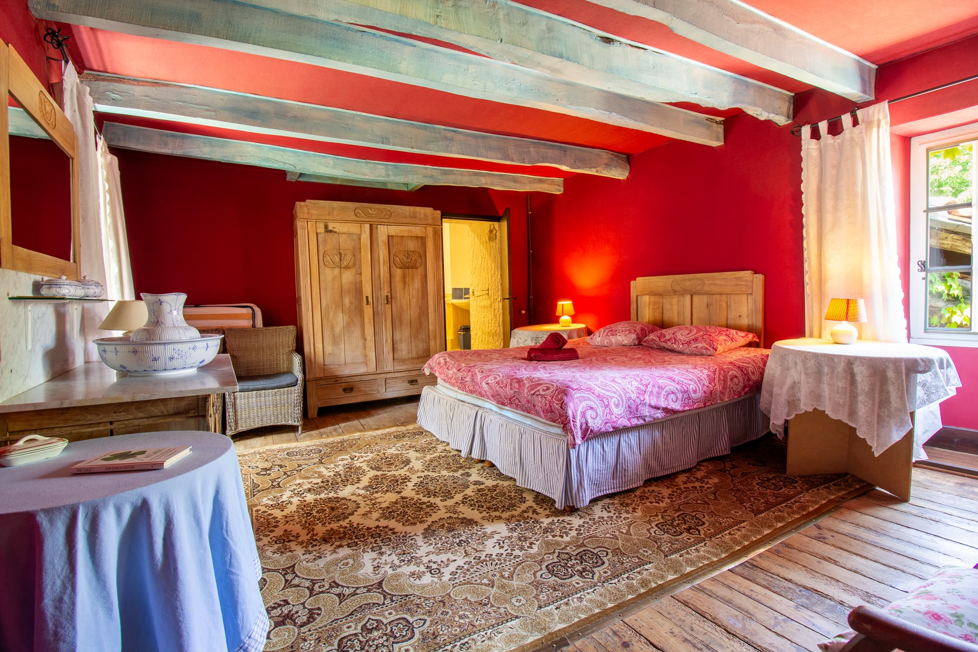 Photographie d’intérieur réalisée pour une location saisonnière dans le Tarn (exemple 6)
