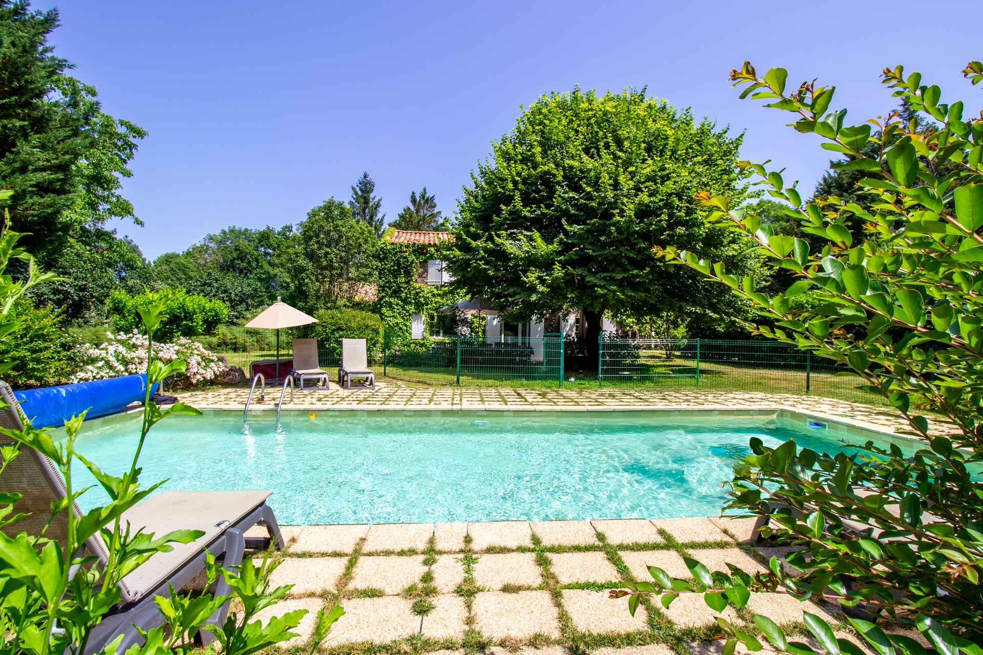 Photographie d’intérieur réalisée pour une location saisonnière dans le Tarn (exemple 12)